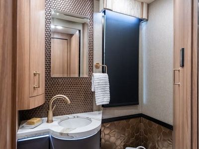 2027 Foretravel Realm Presidential Luxury Villa Bunk (LVB) W/ Spa - Photo 42