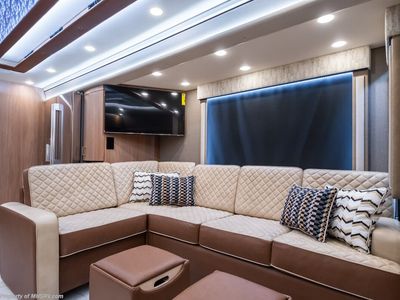 2027 Foretravel Realm Presidential Luxury Villa Bunk (LVB) W/ Spa - Photo 10
