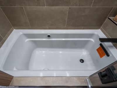 2027 Foretravel Realm Presidential Luxury Villa Bunk (LVB) W/ Spa - Photo 72