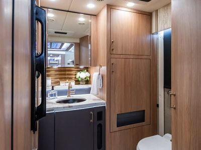 2027 Foretravel Realm Presidential Luxury Villa Bunk (LVB) W/ Spa - Photo 64