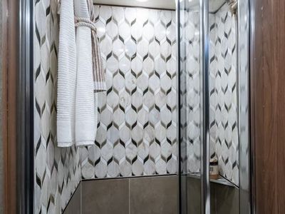 2027 Foretravel Realm Presidential Luxury Villa Bunk (LVB) W/ Spa - Photo 47