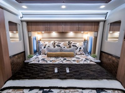 2027 Foretravel Realm Presidential Luxury Villa Bunk (LVB) W/ Spa - Photo 58
