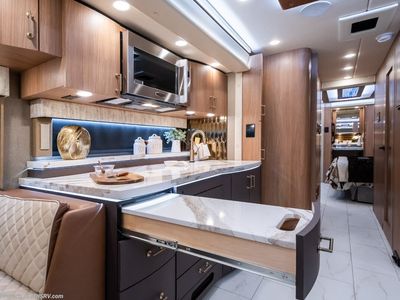 2027 Foretravel Realm Presidential Luxury Villa Bunk (LVB) W/ Spa - Photo 28