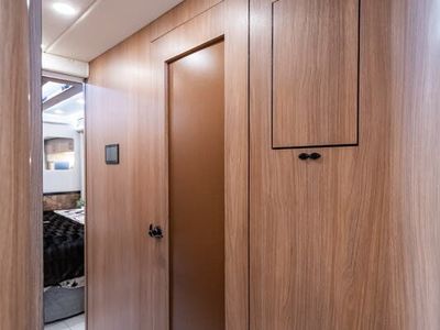 2027 Foretravel Realm Presidential Luxury Villa Bunk (LVB) W/ Spa - Photo 41