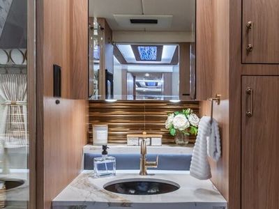 2027 Foretravel Realm Presidential Luxury Villa Bunk (LVB) W/ Spa - Photo 65