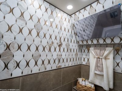 2027 Foretravel Realm Presidential Luxury Villa Bunk (LVB) W/ Spa - Photo 73