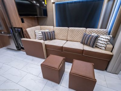 2027 Foretravel Realm Presidential Luxury Villa Bunk (LVB) W/ Spa - Photo 12