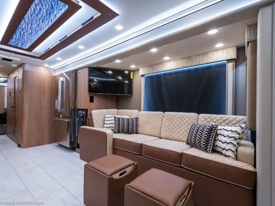2027 Foretravel Realm Presidential Luxury Villa Bunk (LVB) W/ Spa - Photo 15