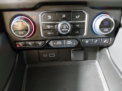 2024 Chevrolet Tahoe - Photo 19