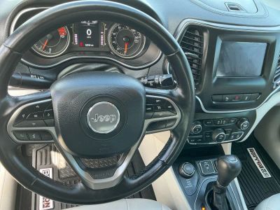 2021 Jeep Cherokee — photo 14 view
