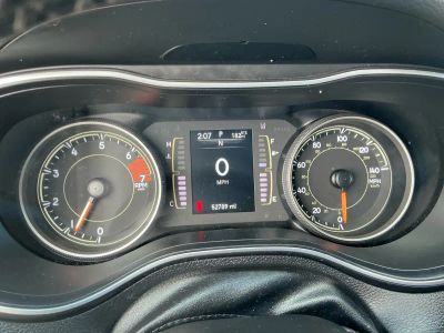 2021 Jeep Cherokee — photo 10 view