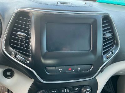 2021 Jeep Cherokee — photo 11 view