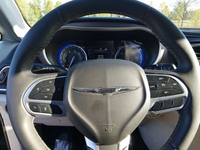 2023 Chrysler Voyager - Photo 13
