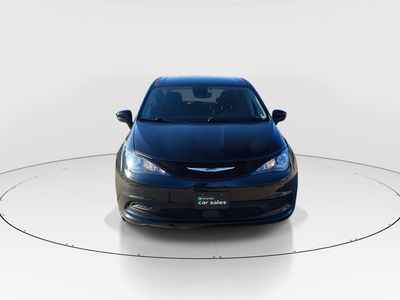 2023 Chrysler Voyager - Photo 2