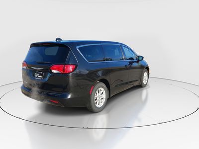 2023 Chrysler Voyager - Photo 7