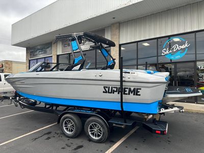 2024 Supreme S220 - Photo 4
