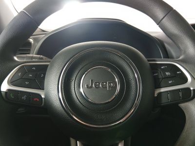 2023 Jeep Renegade - Photo 12