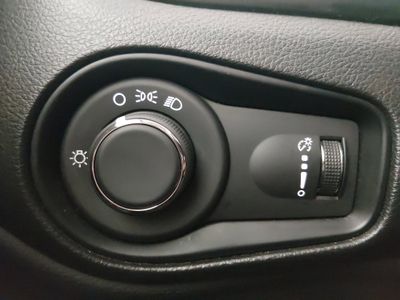 2023 Jeep Renegade - Photo 13