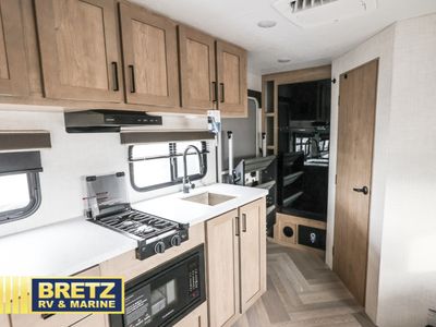 2025 Ember RV E-Series - Photo 10