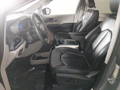 2023 Chrysler Pacifica — photo 21 view
