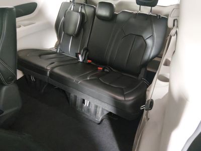 2023 Chrysler Pacifica — photo 18 view