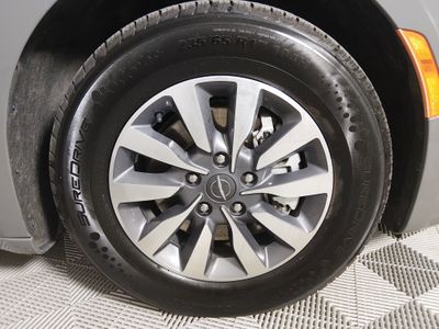 2023 Chrysler Pacifica — photo 10 view