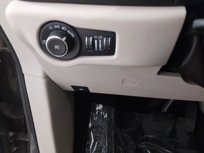 2023 Chrysler Pacifica — photo 13 view
