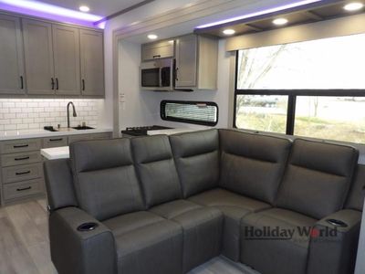 2025 Grand Design Momentum M-Class - Photo 8