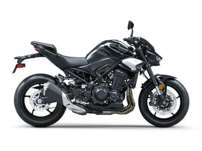 2025 Kawasaki Z900 ABS Metallic Spark Black/Metallic Carbon Gray — front three-quarter view