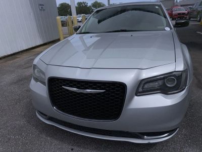 2019 Chrysler 300 - Photo 3