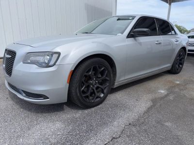 2019 Chrysler 300 - Photo 4