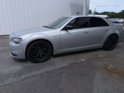 2019 Chrysler 300 - Photo 5