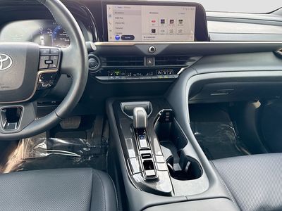 2025 Toyota Crown Signia - Photo 19