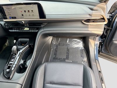 2025 Toyota Crown Signia - Photo 18