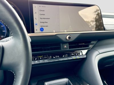 2025 Toyota Crown Signia - Photo 27