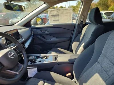 2026 Nissan Rogue — photo 8 view