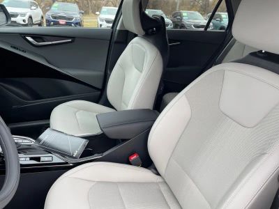 2026 Kia Niro — photo 9 view