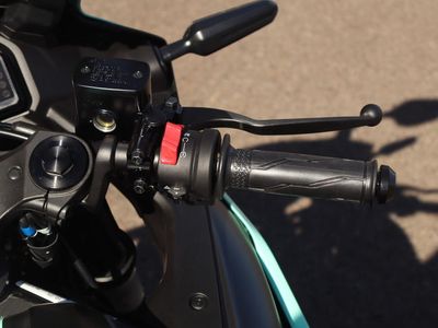 2026 Yamaha YZF-R3 - Photo 13