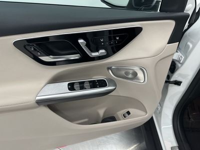 2026 Mercedes-Benz GLC — photo 11 view