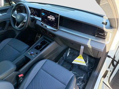 2026 Volkswagen Tiguan — photo 13 view