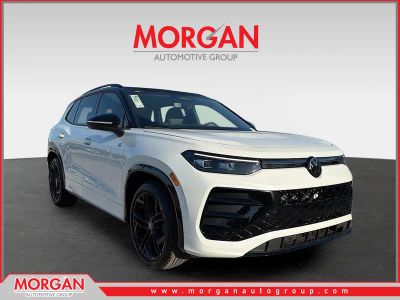 2026 Volkswagen Tiguan SE R-Line Black in Opal — front three-quarter view