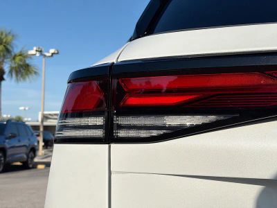 2026 Volkswagen Tiguan — photo 10 view