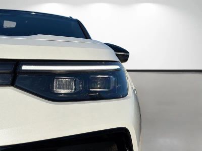 2026 Volkswagen Tiguan — photo 9 view