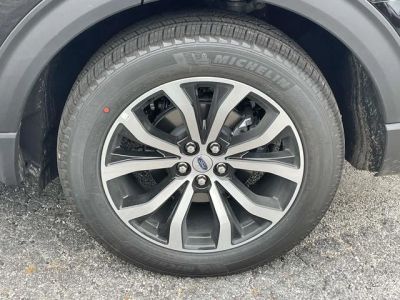 2026 Ford Explorer — photo 8 view