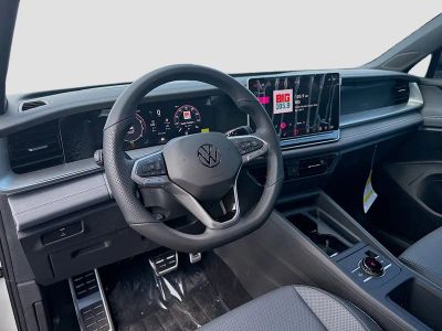 2026 Volkswagen Tiguan — photo 9 view