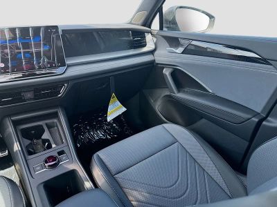 2026 Volkswagen Tiguan — photo 18 view