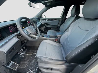 2026 Volkswagen Tiguan — photo 16 view