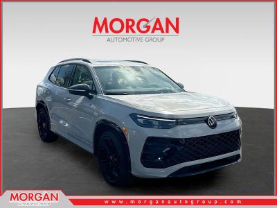 2026 Volkswagen Tiguan SE R-Line Black in Sandstone — front three-quarter view