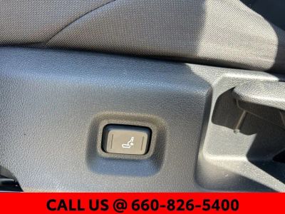 2025 Toyota Tacoma — photo 12 view