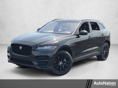 2017 Jaguar F-PACE 35t Prestige in Black — front three-quarter view